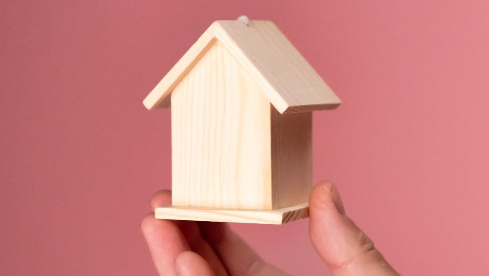 గృహ రుణం వడ్డీ రేట్లను అర్థం చేసుకోవడం: కొత్తగా ఇల్లు కొనేవారికి ఒక గైడ్